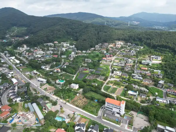 평창동, 성북동과 모든 면에서 흡사한 마을 모습.