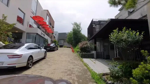 점점 주택라인 앞까지 들어오는 근린상가들 